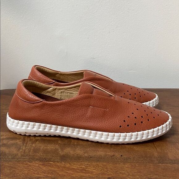 Anthropologie Denmark Bueno Women’s Leather Slip-On Sneakers in Tan- New